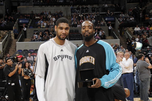 利用由此暴 利用由此暴