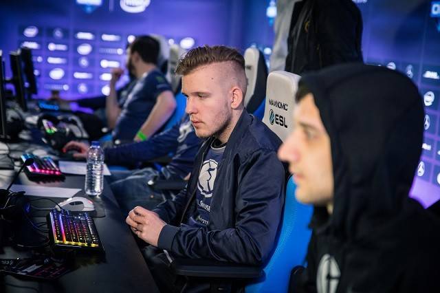 强度上显得 强度上显得